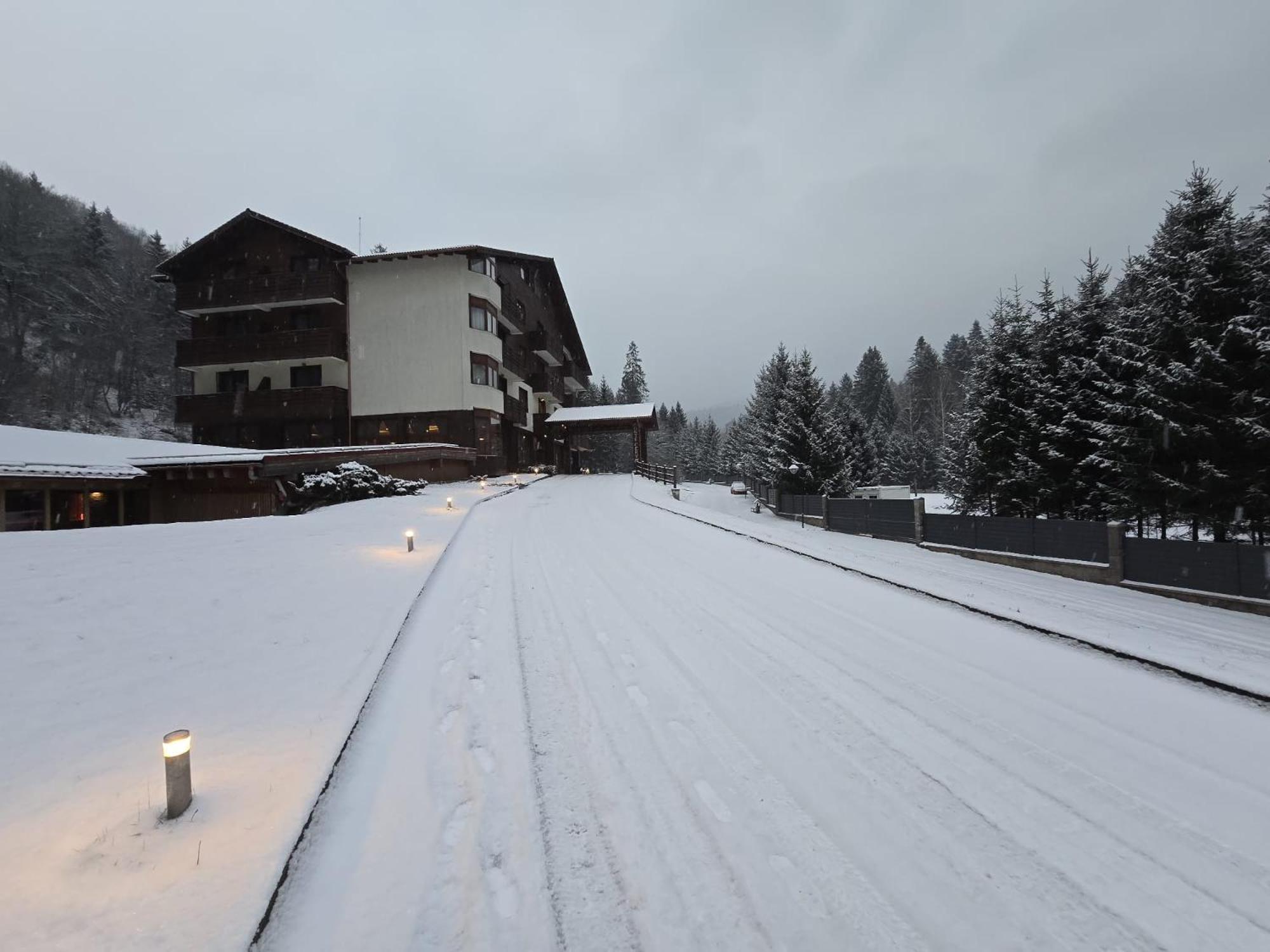 Monte Cervo Bio Hotel & Spa 科瓦斯纳 外观 照片